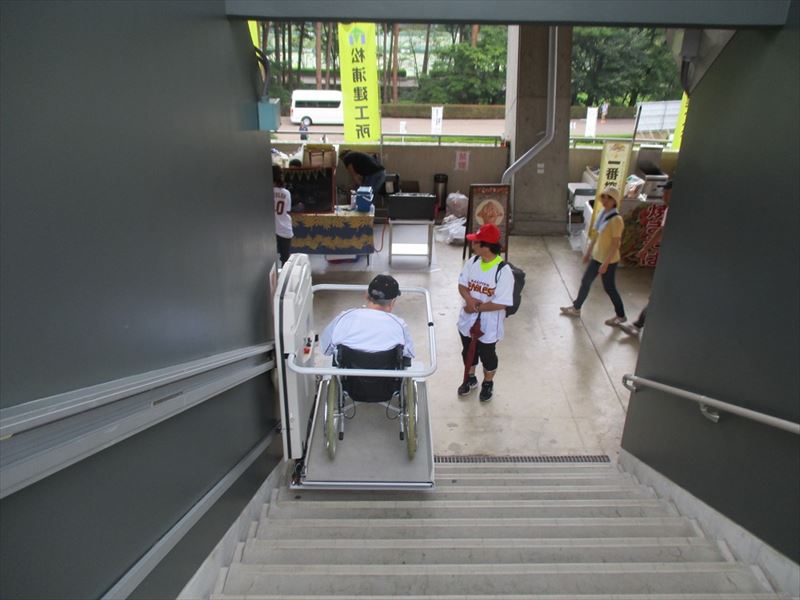 The wheelchair accessible stair lift provides access to behind the backnet area from the 2F deck.