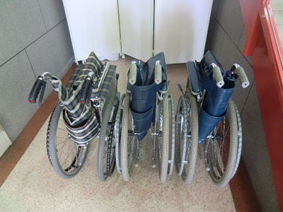 Lending wheelchair